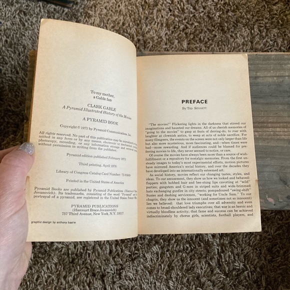 Clark Gable by Rene Jordan. Very Good Vintage Paperback - 3rd Printing 1976 - Picture 10 of 12